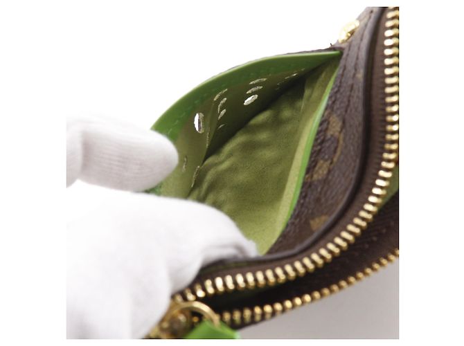 Pochette Louis Vuitton Pochette Plat Marrone Verde chiaro Monogramma - vista 7