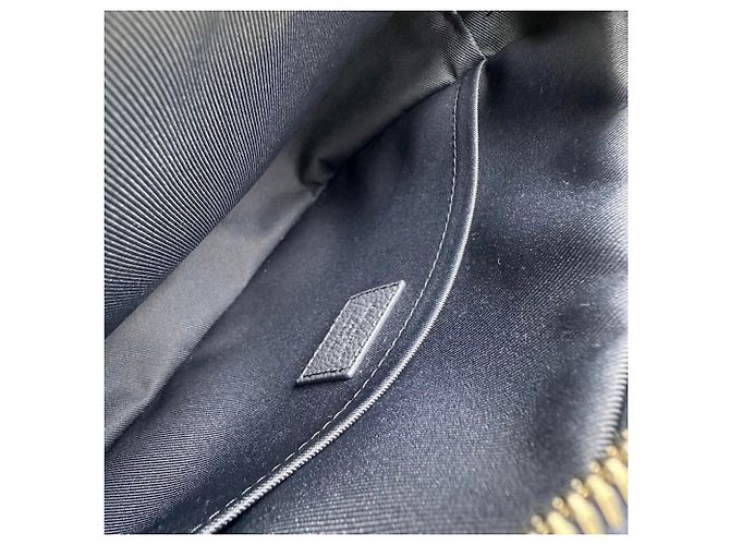 Borsa a tracolla in pelle Louis Vuitton Boarding Blu navy - vista 6