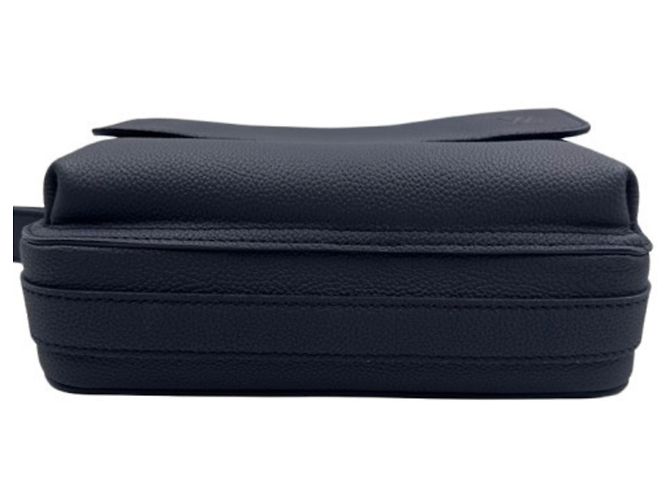 Borsa a tracolla in pelle Louis Vuitton Boarding Blu navy - vista 7
