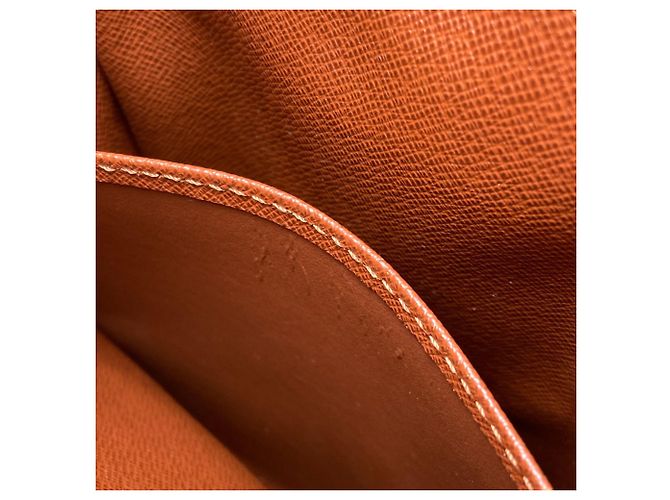 Bolsa de Ombro Louis Vuitton Monogram Monograma - vista 8