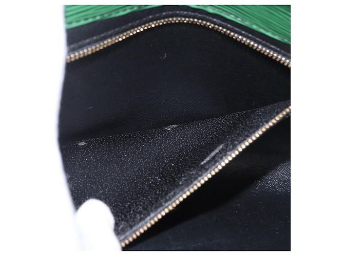 Clutch LOUIS VUITTON Epi Art Deco Green M52634 LV Auth 191535 Verde - vista 11