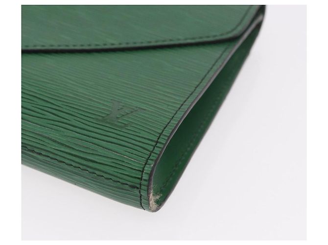Clutch LOUIS VUITTON Epi Art Deco Green M52634 LV Auth 191535 Verde - vista 14