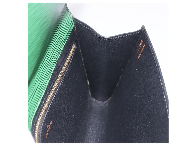 Clutch LOUIS VUITTON Epi Art Deco Green M52634 LV Auth 191535 Verde - vista 19