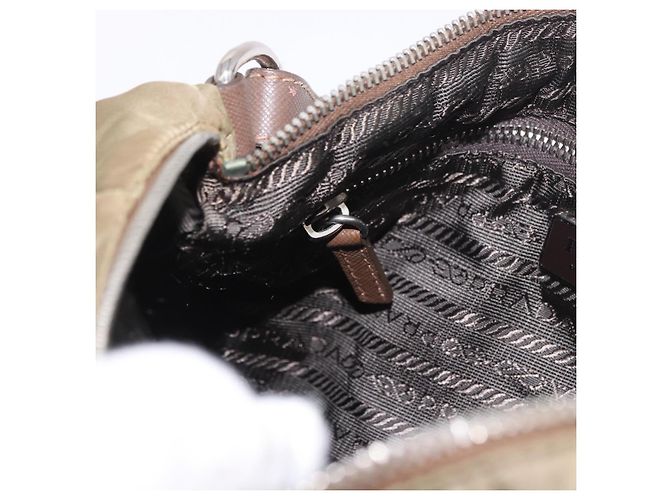 Borsa a Spalla PRADA Nylon Verde Argento Auth 189427 - vista 22
