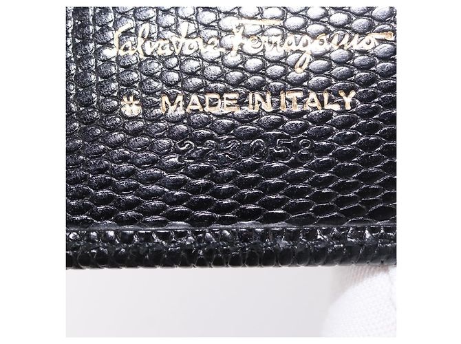 Portafoglio lungo Vala in pelle nero e oro Salvatore Ferragamo Auth 188659A - vista 11