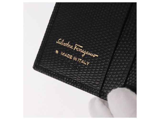 Portafoglio lungo Vala in pelle nero e oro Salvatore Ferragamo Auth 188659A - vista 19