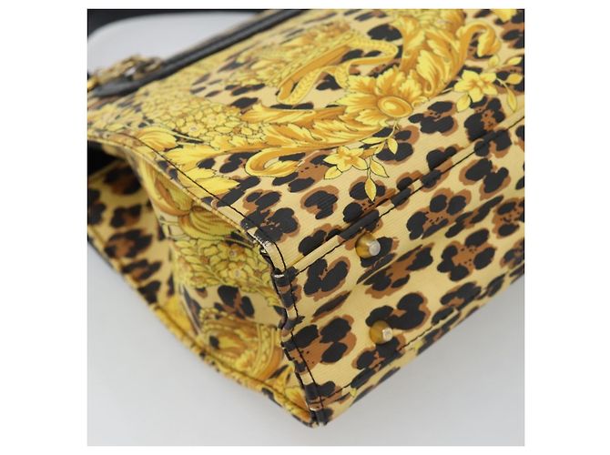 Borsa Gianni Versace in PVC e tela Giallo Oro Auth 190811 D'oro - vista 17