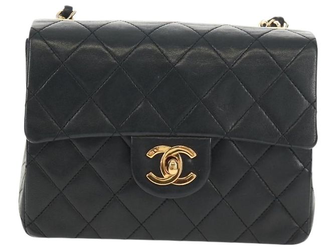 CHANEL Matelasse Chain Shoulder Bag Lamb Skin Black Gold CC Auth 146079SAV Nero D'oro - vista 2