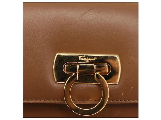 Borsa a Spalla Salvatore Ferragamo Gancini in Pelle Beige Oro Auth BSZ647 - vista 15
