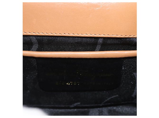 Borsa a Spalla Salvatore Ferragamo Gancini in Pelle Beige Oro Auth BSZ647 - vista 17