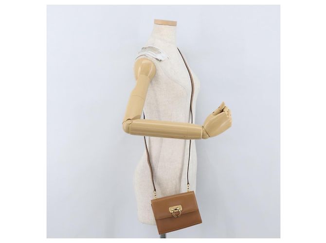 Borsa a Spalla Salvatore Ferragamo Gancini in Pelle Beige Oro Auth BSZ647 - vista 22