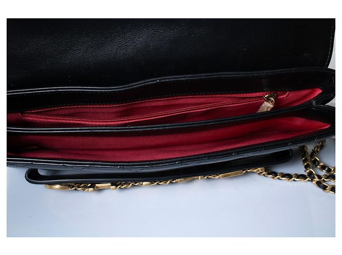 Chanel, Clutch con patta e logo a catena Nero D'oro - vista 7