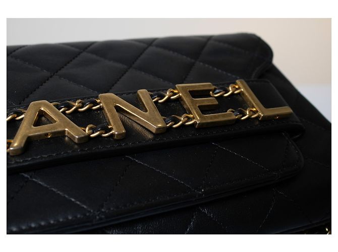Chanel, Clutch con patta e logo a catena Nero D'oro - vista 9