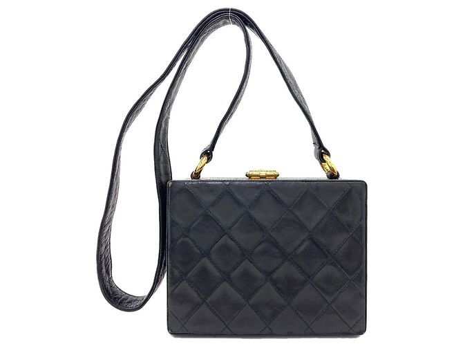 Borsa a tracolla Chanel Matelassé con finiture dorate Nero - vista 2