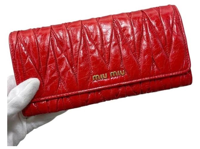 Cartera larga de cuero rojo Matelasse Miu Miu Roja - vista 10