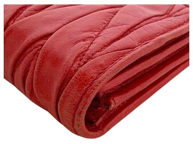 Cartera larga de cuero rojo Matelasse Miu Miu Roja - vista 7