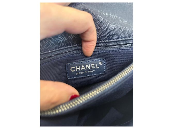Coco Handle Borsa Chanel Classic Flap in pelle caviar blu navy Blu scuro - vista 7
