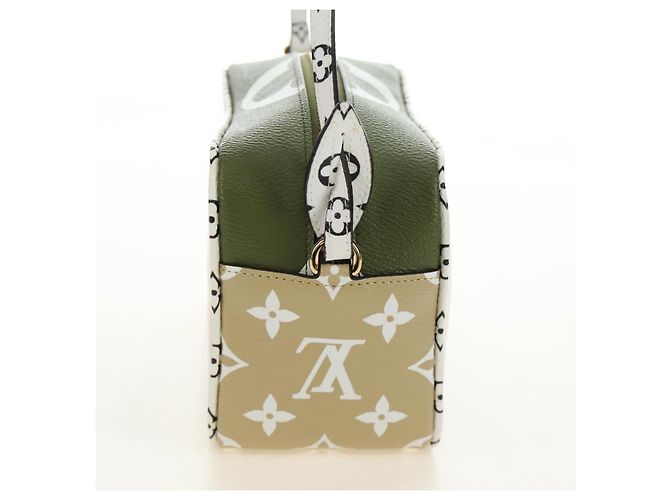 Louis Vuitton Beach Limited Edition Colored Monogram Giant Verde - vista 3