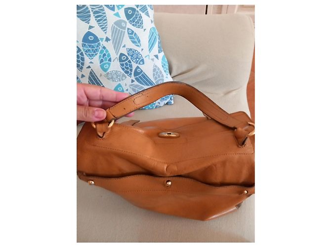 Borsa Yves Saint Laurent Muse Two in pelle color cuoio Marrone - vista 12