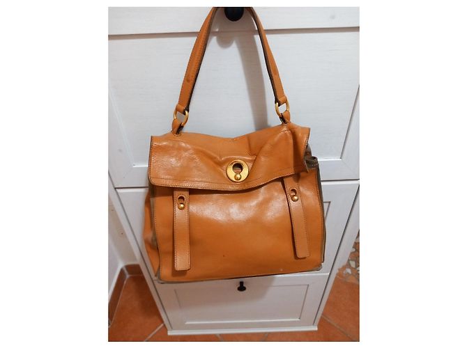 Borsa Yves Saint Laurent Muse Two in pelle color cuoio Marrone - vista 2
