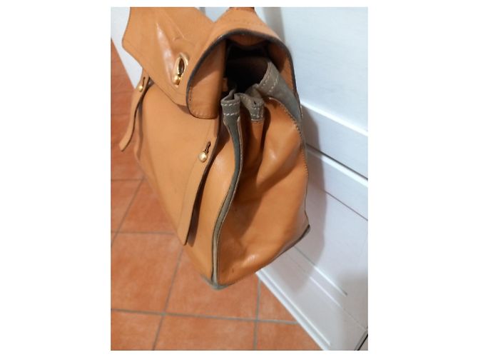 Borsa Yves Saint Laurent Muse Two in pelle color cuoio Marrone - vista 4