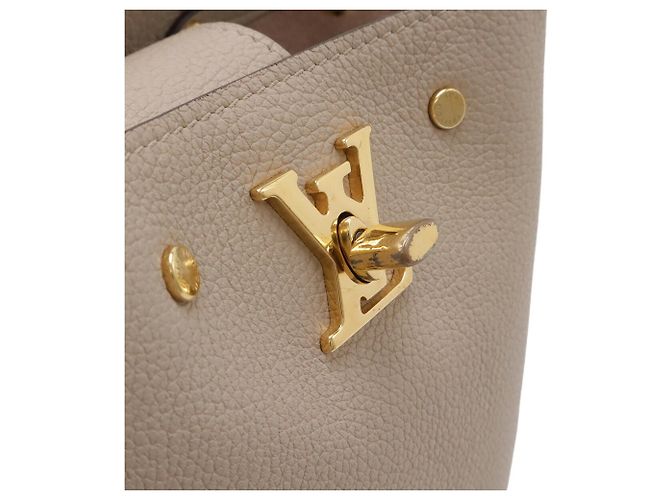 Borsa a tracolla Louis Vuitton Nano Lockme Bucket Beige - vista 5