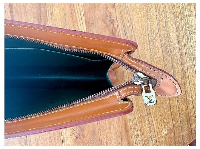 Pochette Louis Vuitton Epi Cuir Marrone - vista 7
