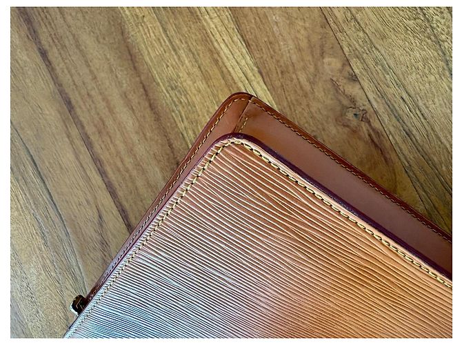 Pochette Louis Vuitton Epi Cuir Marrone - vista 9