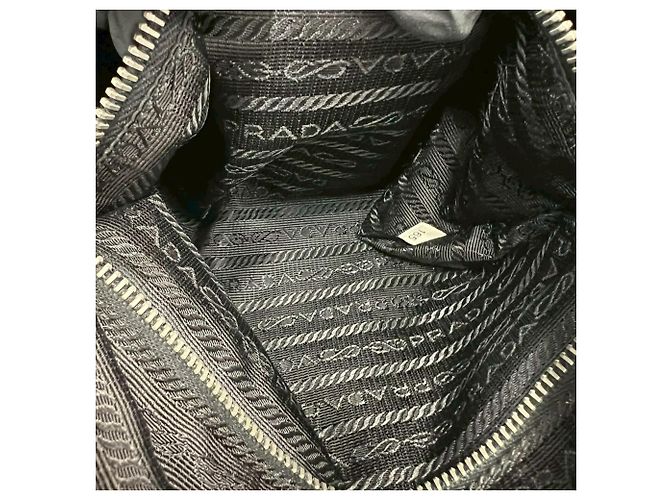 Tote Borsa a tracolla in nylon e pelle con logo in rilievo Prada Nero - vista 10