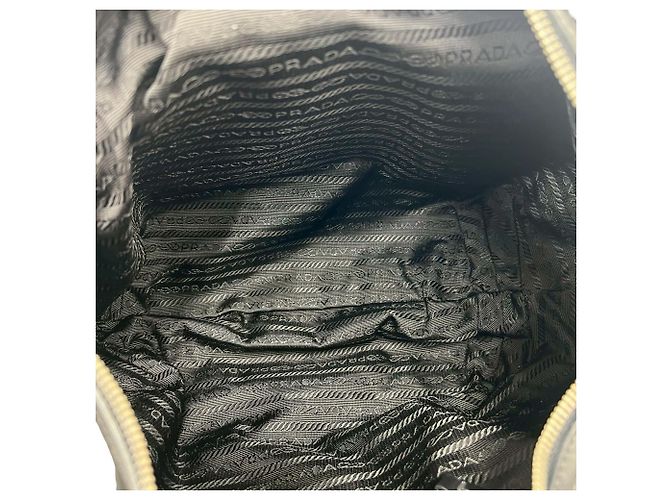 Tote Borsa a tracolla in nylon e pelle con logo in rilievo Prada Nero - vista 9