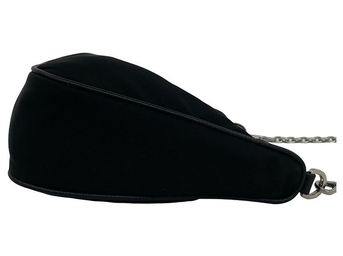 Prada Re-Edition Schultertasche mit Triangle-Logo Schwarz - Ansicht 6