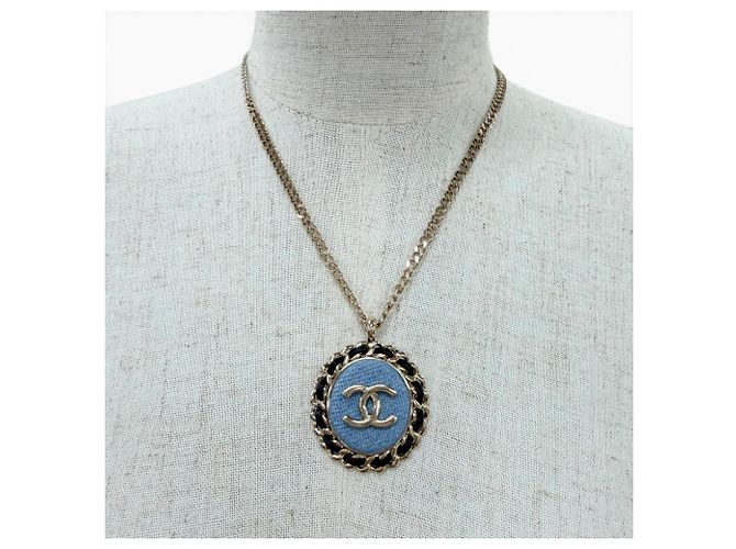 Collana a catena Chanel B25P Coco Mark Design in denim Blu - vista 3