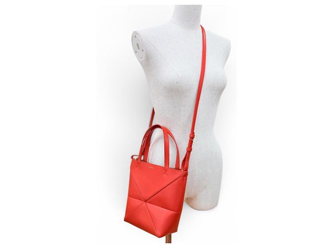 Mini borsa tote pieghevole Loewe Puzzle Rosso - vista 3