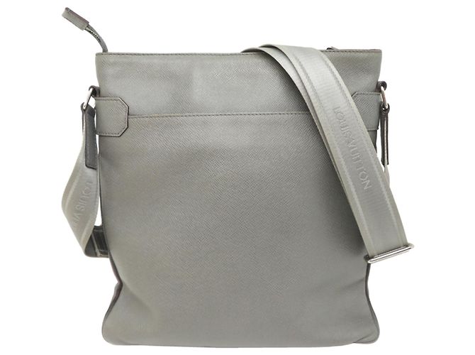 Borsa a tracolla Louis Vuitton Taiga Sasha da uomo - vista 2