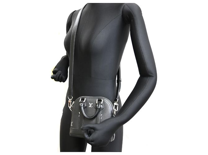 Borsa a Spalla Louis Vuitton Nano Alma Nero - vista 9