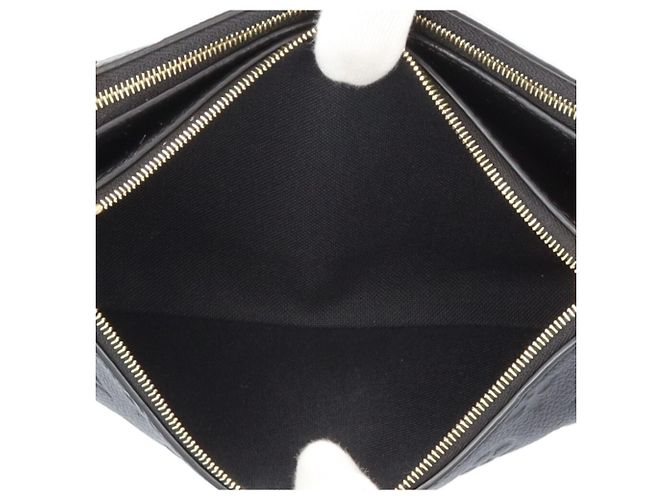 Borsa a tracolla Louis Vuitton Pochette Rive Monogram Empreinte Nero - vista 9
