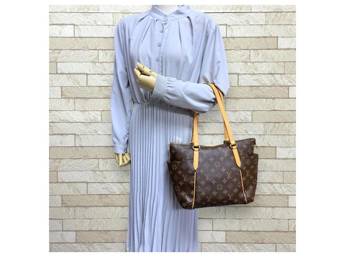 Borsa Tote Louis Vuitton Totally PM Monogram Marrone Monogramma - vista 2