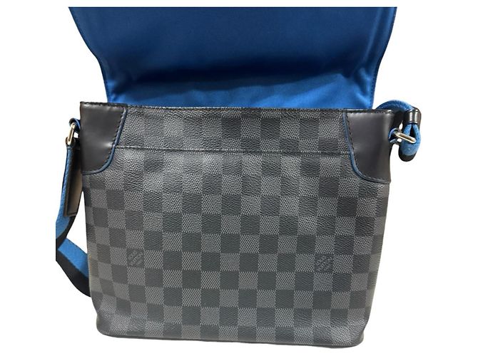 Borsa a tracolla Louis Vuitton District PM NM Damier Graphite Nero Blu - vista 9