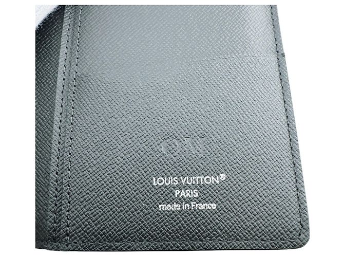Brazza Louis Vuitton Taiga Long Wallet Black - view 10