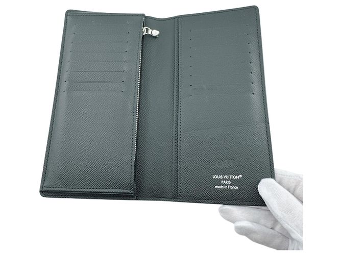 Brazza Louis Vuitton Taiga Long Wallet Black - view 7