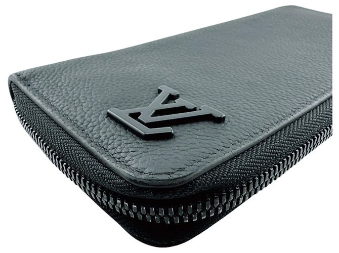 Louis Vuitton Zippy Wallet Vertical Black - view 3