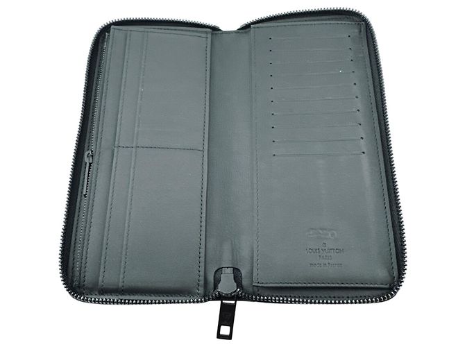 Louis Vuitton Zippy Wallet Vertical Black - view 7