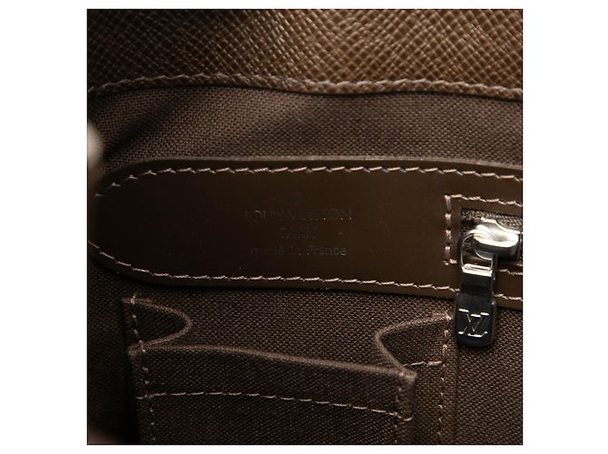 Louis Vuitton Marrone Taiga Kasbek PM - vista 5
