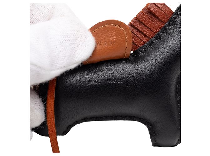 Charm per borsa Hermès Black Milo in pelle di agnello Grigri Rodeo PM Nero - vista 4