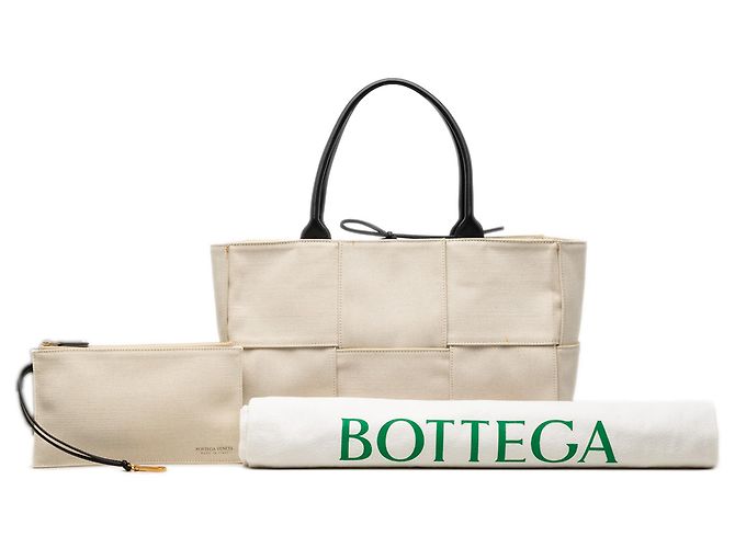 Bolsa Bottega Veneta White Medium Canvas Maxi Intrecciato Arco Tote Branco - vista 7