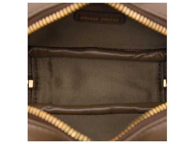 Miu Miu Borsa Softy Beau in microcapra marrone Cachi - vista 4