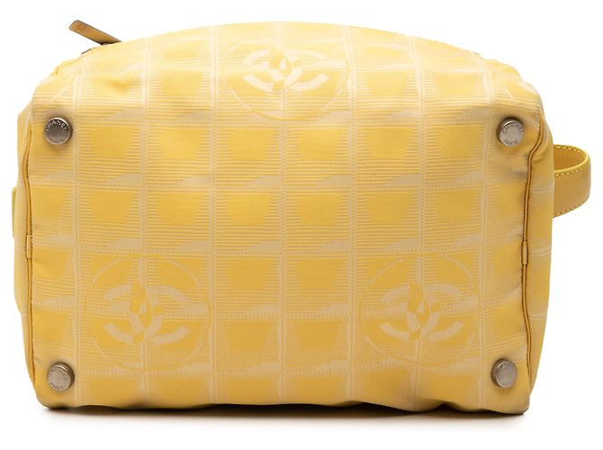 Vanity Bolso de Maquillaje Chanel Yellow New Travel Line Nylon Amarillo - vista 3