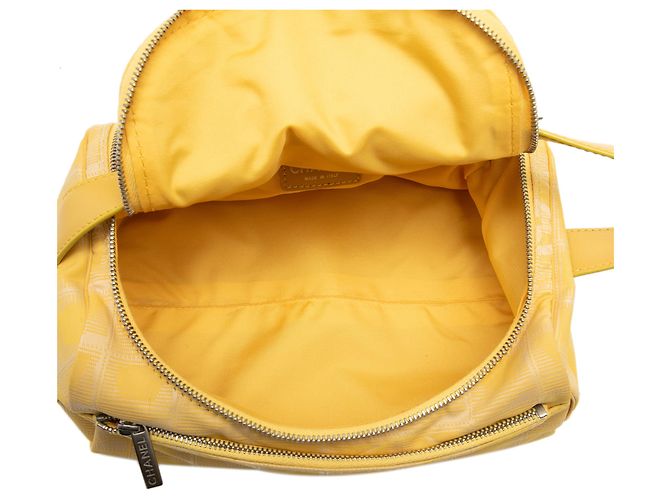 Vanity Bolso de Maquillaje Chanel Yellow New Travel Line Nylon Amarillo - vista 4