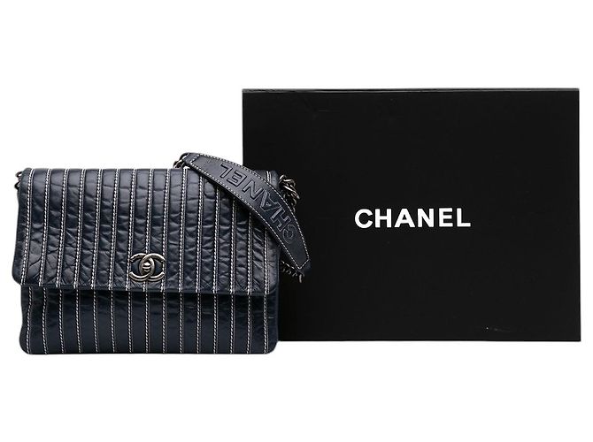 Chanel Blue Large Vertical Quilted Lambskin Stitched Single Flap Azul Azul marino - vista 8