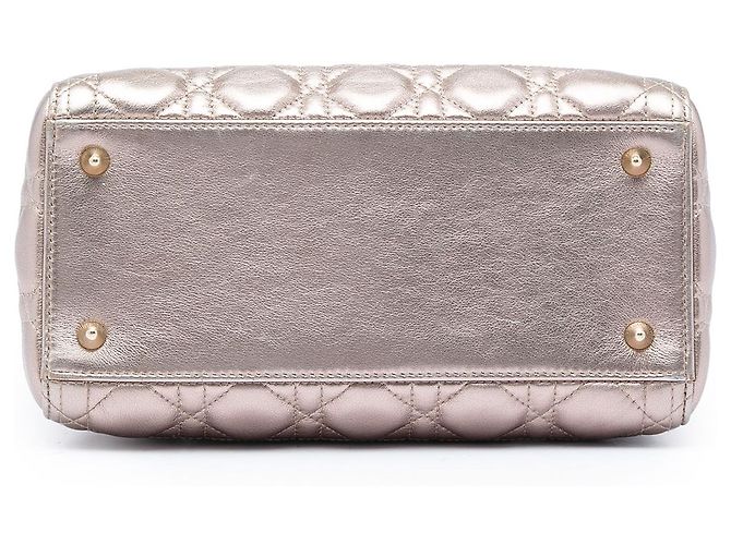 Dior Gold Medium Metallic Lambskin Cannage Lady Dior D'oro - vista 3